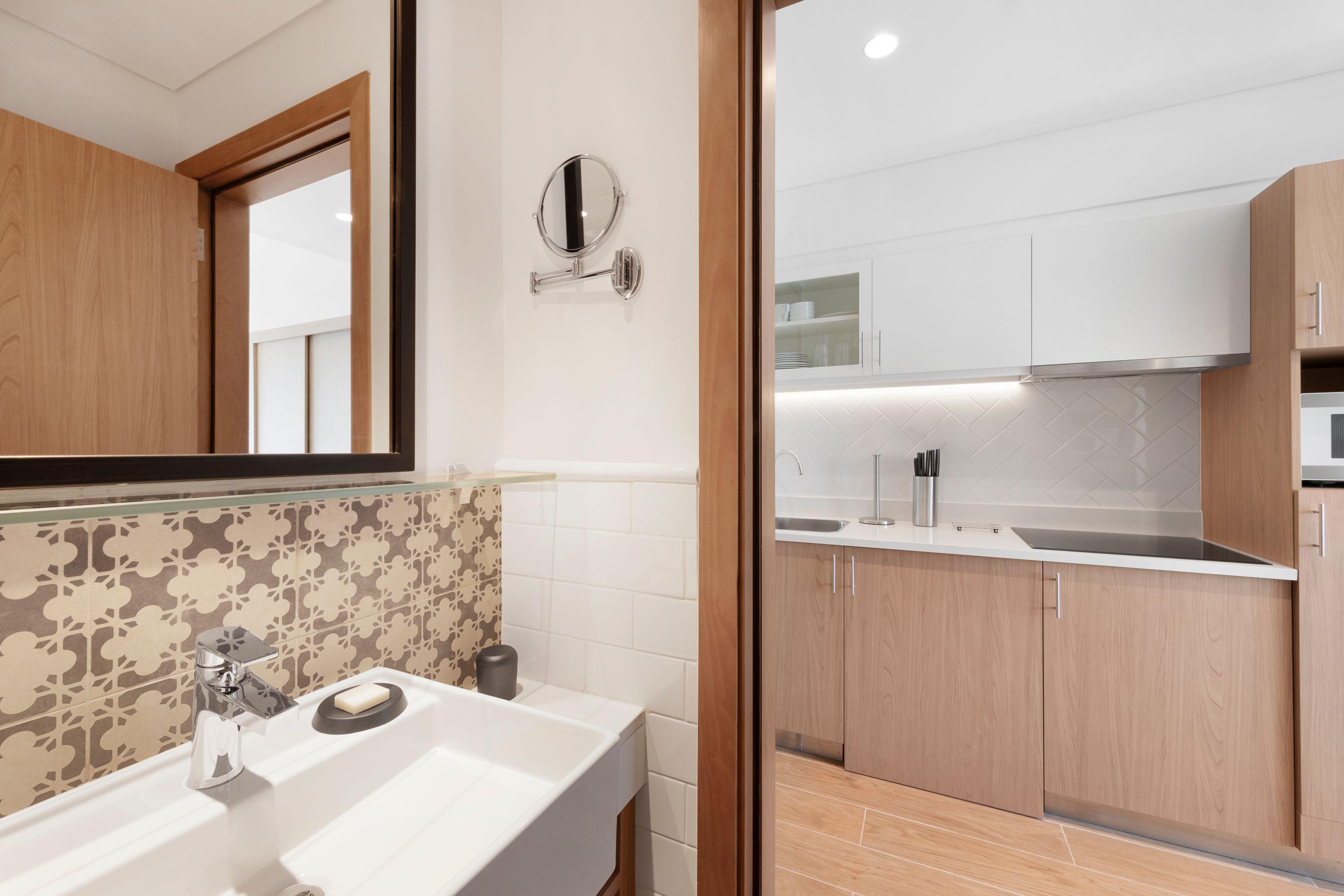 Apart-hotel Adagio Deira 4*