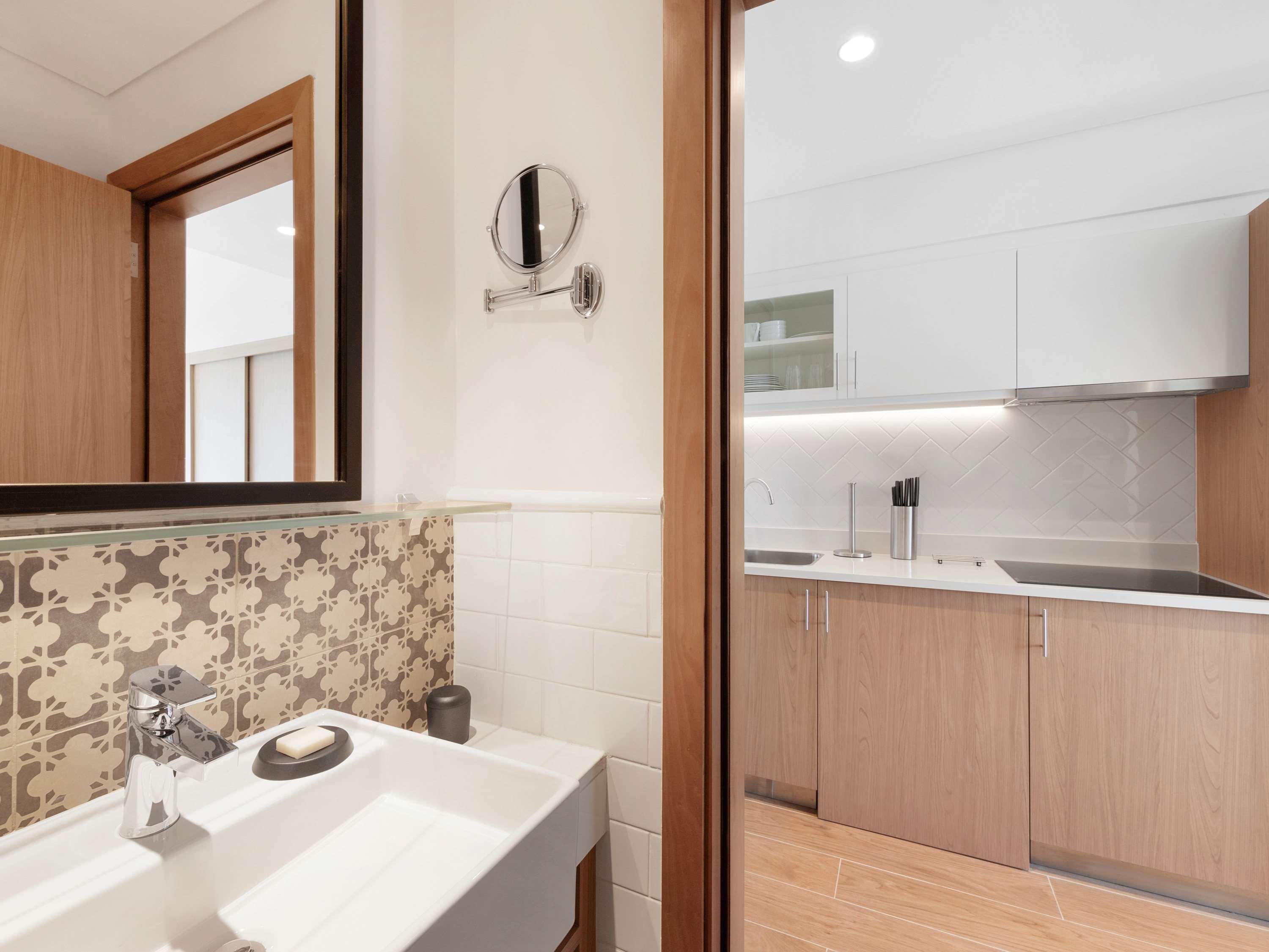 Apart-hotel Adagio Deira 4*